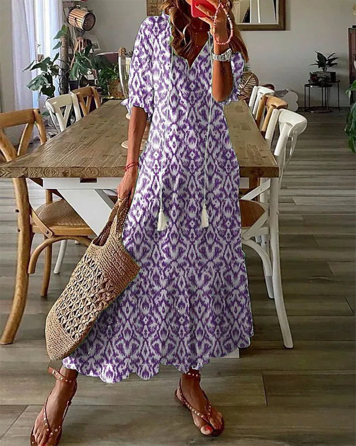 Drune - Maxikleid im Boho-Ikat-Print mit Quastenbändern | Lässiges Maxikleid im Bohemian-Stil mit V-Ausschnitt
