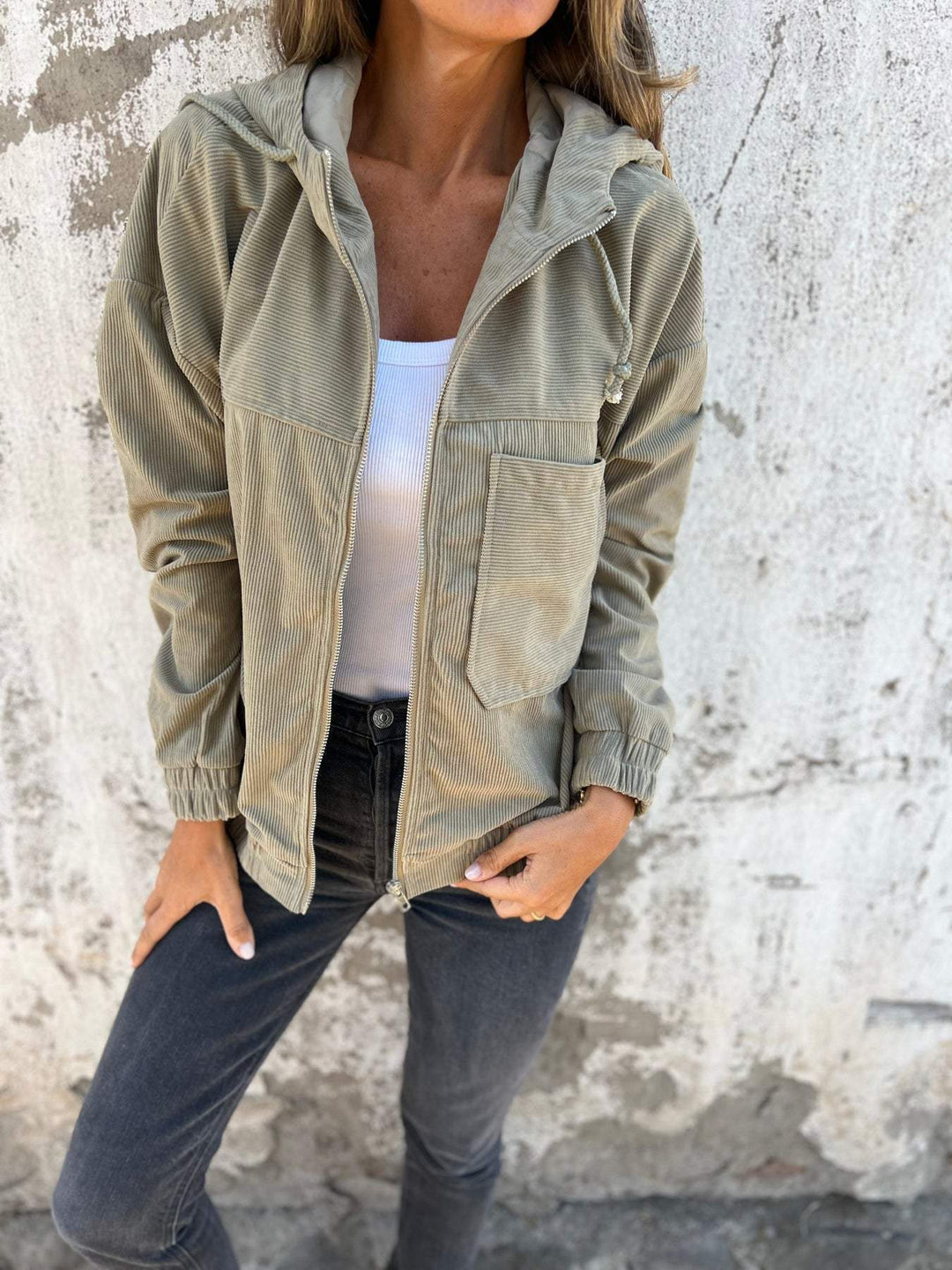 Drune | Lässige Jacke mit Weißer Kapuze und Reißverschluss