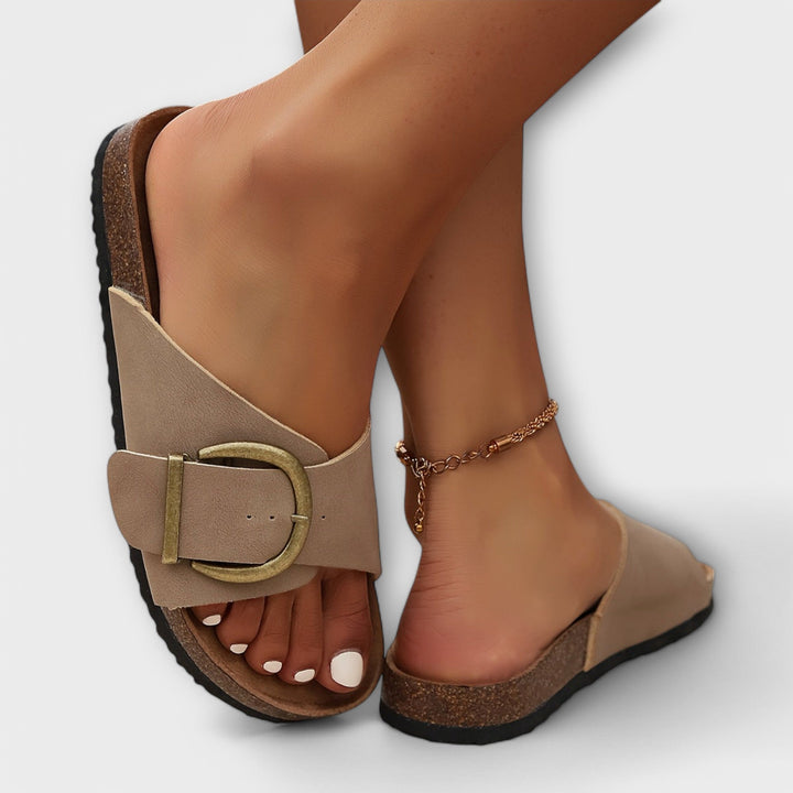 Drune | Stilvolle Schnallen Slide Sandalen