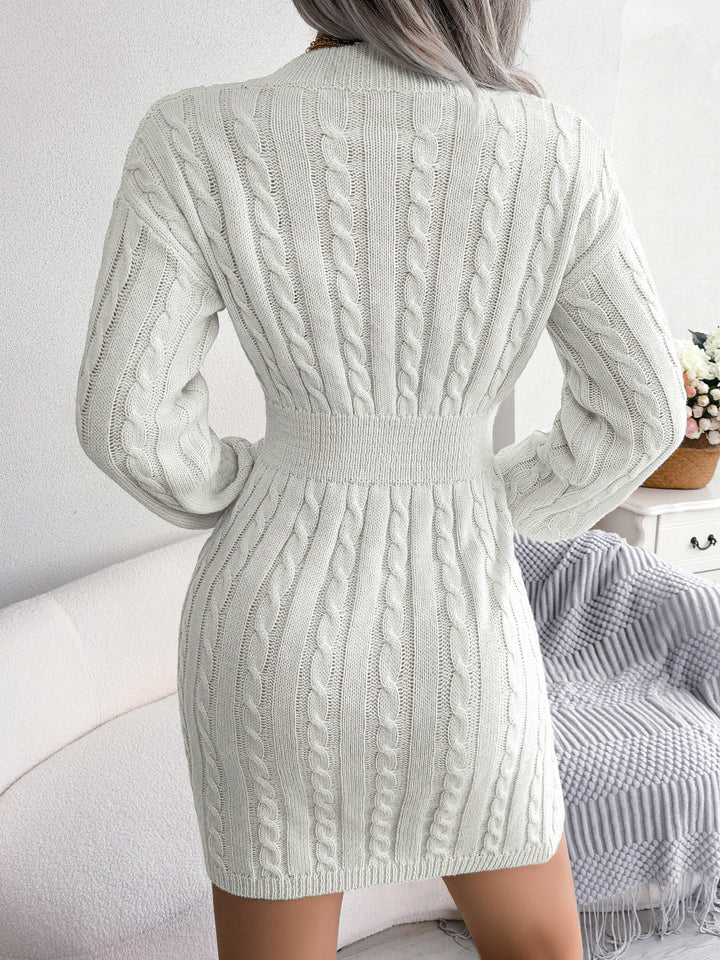 Drune | Schicke Herbst Kabelstrick V-Ausschnitt Mini Kleid für Frauen