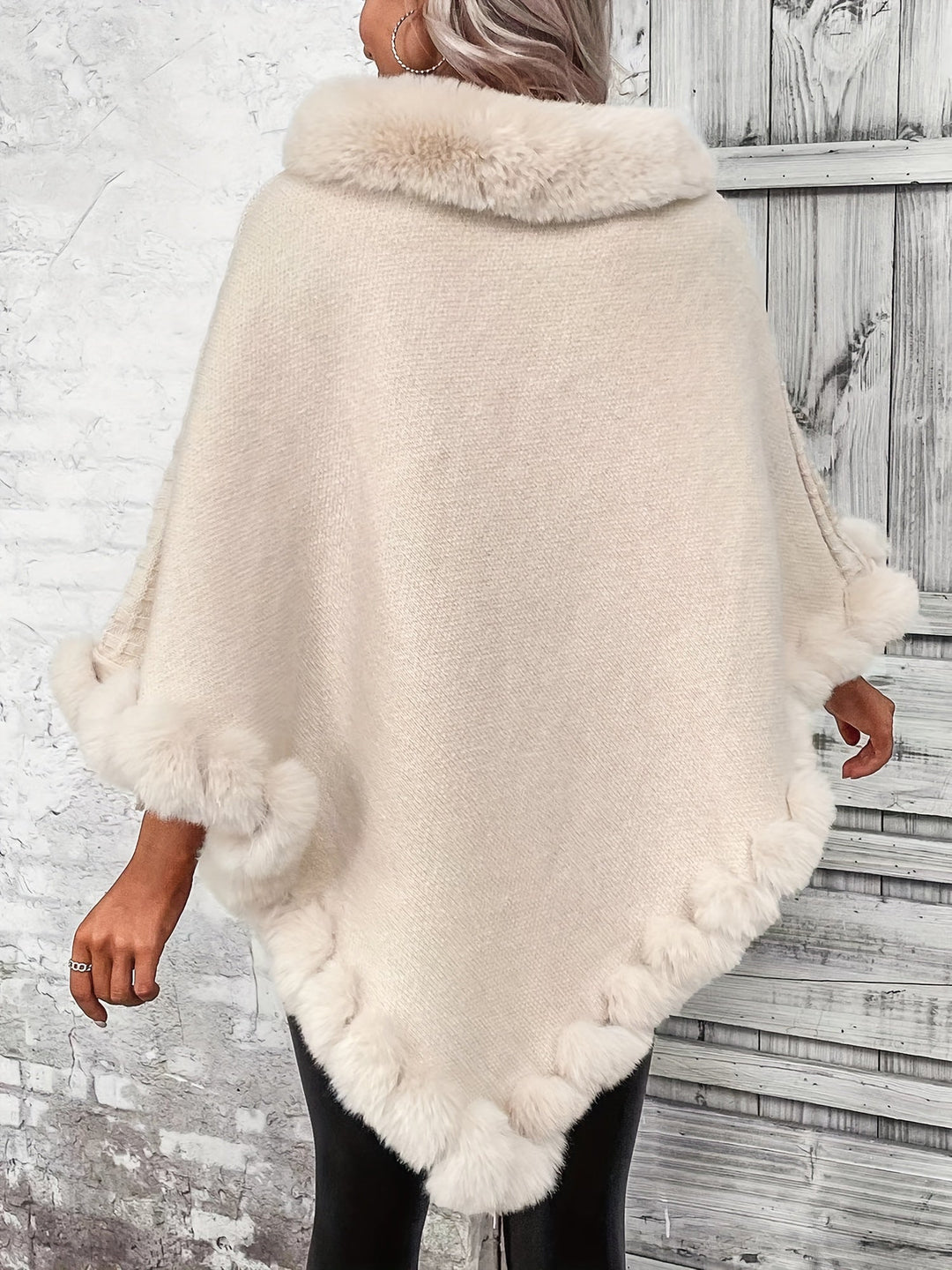 Drune | Eleganter Poncho mit Kunstpelzdetails Akryl Warm und Stilvoll