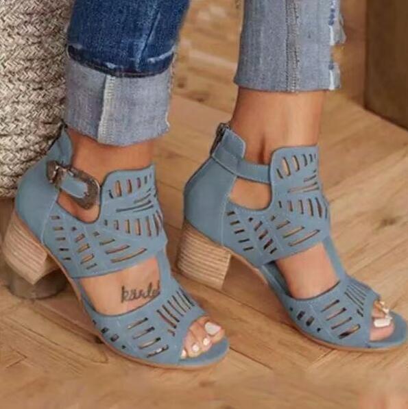 Drune | Offene Stiefel Mit Absatz Und Schnalle