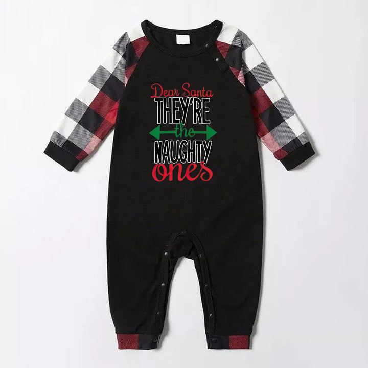 Drune | Lieber Weihnachtsmann Sie sind die Ungezogenen' Druck CasualLangarm-Sweatshirts Kontrastoberteile und Rot & Schwarz & Weiß Karierte Hose Familienpassende Pyjama Set mit Hundebandana