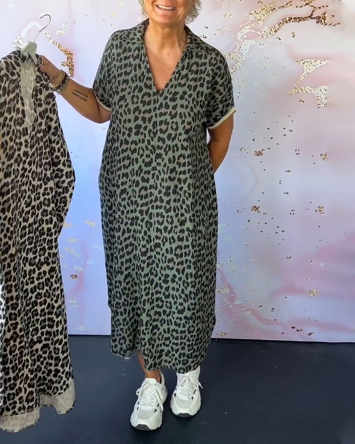 Drune | Kurzärmliges Kleid mit Leopardenmuster und V-Ausschnitt