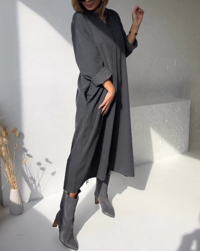 Drune | Taschenkleid mit V-Ausschnitt
