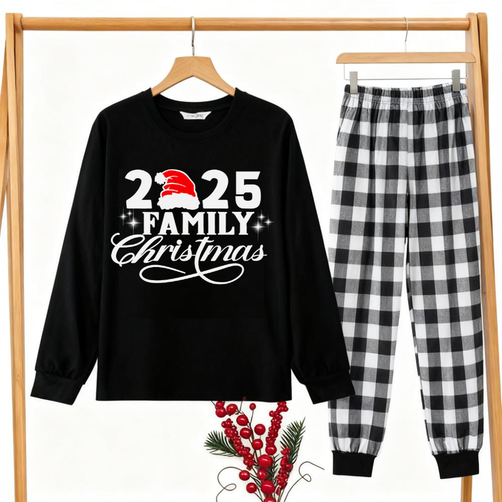 Drune | "2025 Familie Weihnachten" Buchstaben Druck Schwarzes Langarmoberteil mit Schwarz-Weiß Karohose Partner Passende Pyjamas