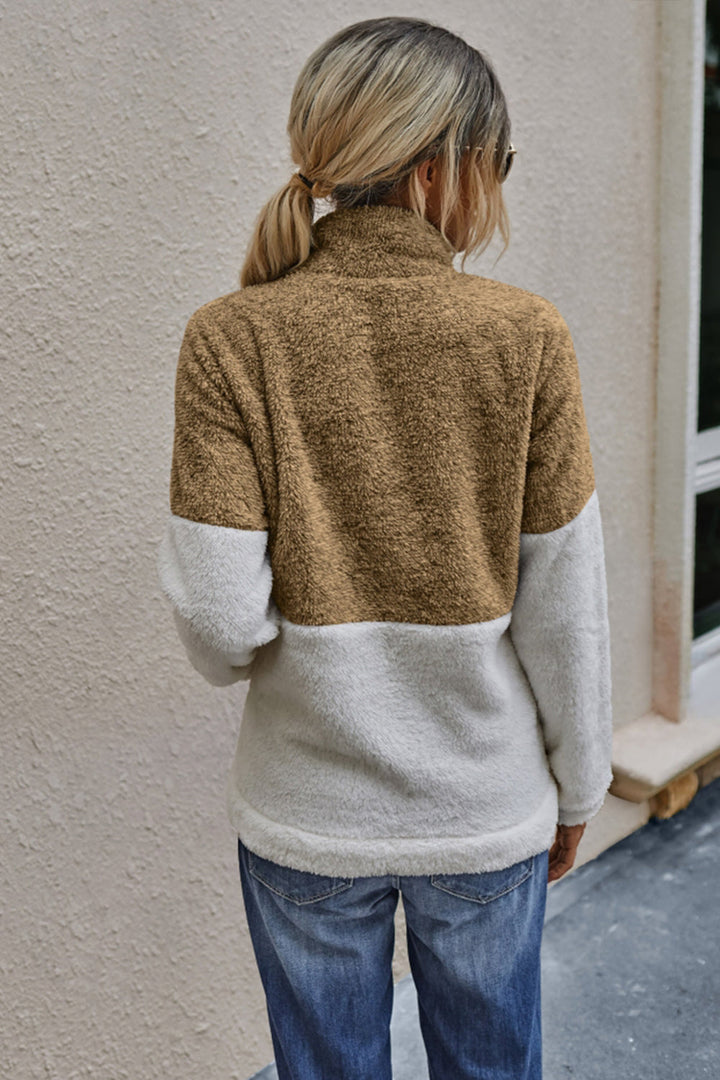 Drune | Eleganter Crop-Top mit Reißverschlusstasche