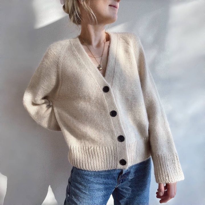 Drune | Melonenfarbener Pullover mit Langen Ärmeln und V-Ausschnitt