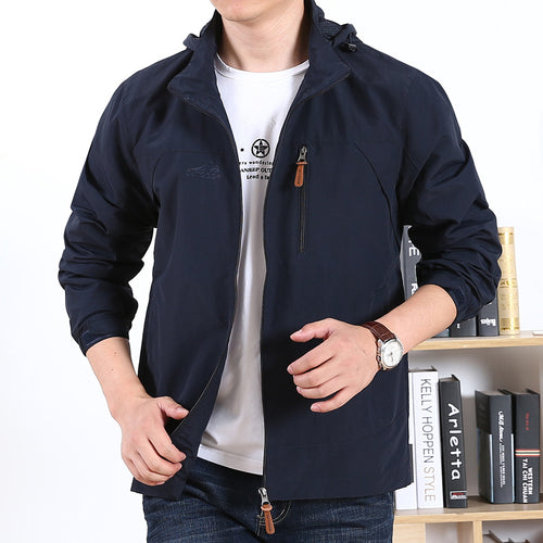 Herren leichte wind- und wasserabweisende Softshelljacke mit Kapuze, Brustreißverschluss und verstellbaren Ärmelabschlüssen Drune
