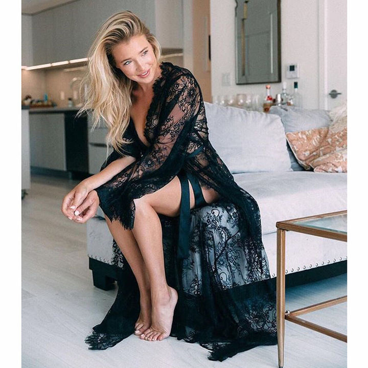 Damen Spitzenkimono mit eleganten Häkelmustern und schwingendem Saum Drune