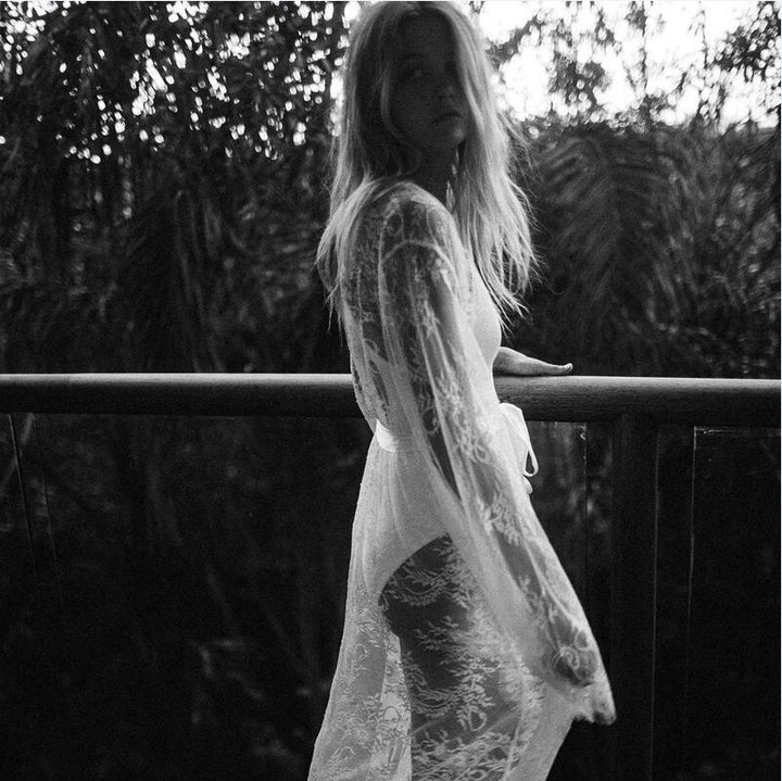 Damen Spitzenkimono mit eleganten Häkelmustern und schwingendem Saum Drune