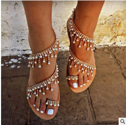 Damen nan opulente Perlen-Riemchensandalette mit hängender Schmuckborte, filigraner Zehenlasche und gepolstertem Komfortfußbett Drune