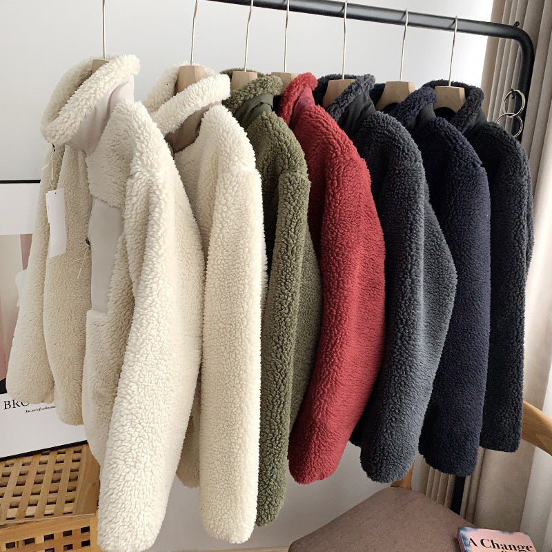 Lässige Damen-Jacke aus Lammfell-Imitat mit Reißverschluss