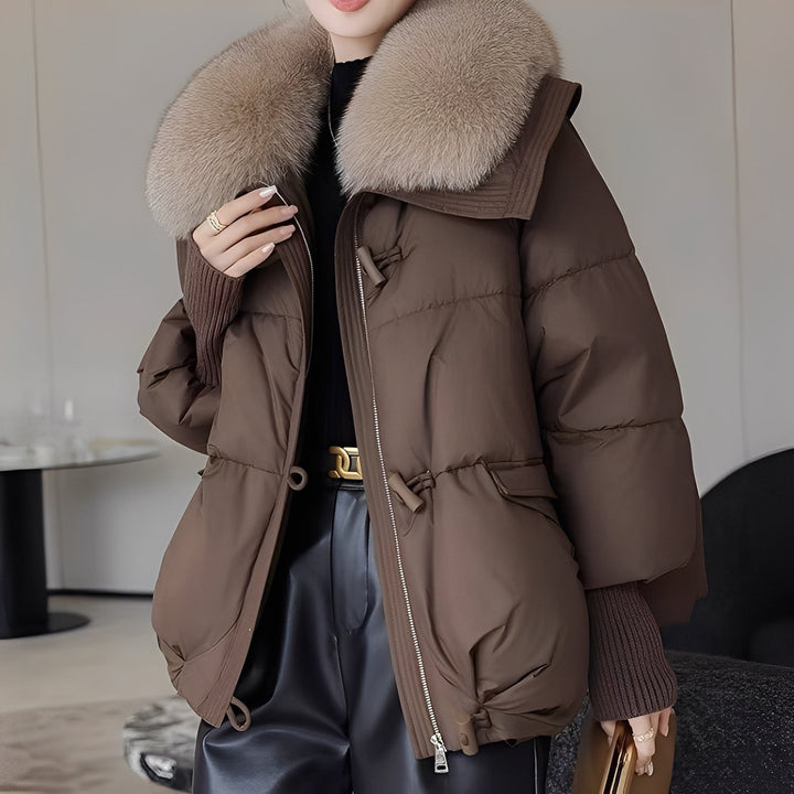Drune | moderne Windjacke mit Daunen und Pelzkragen für Damen