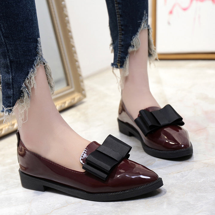 Damen nan elegante Lackslipper mit dekorativer Schleife und gepolstertem Komfortfußbett Drune