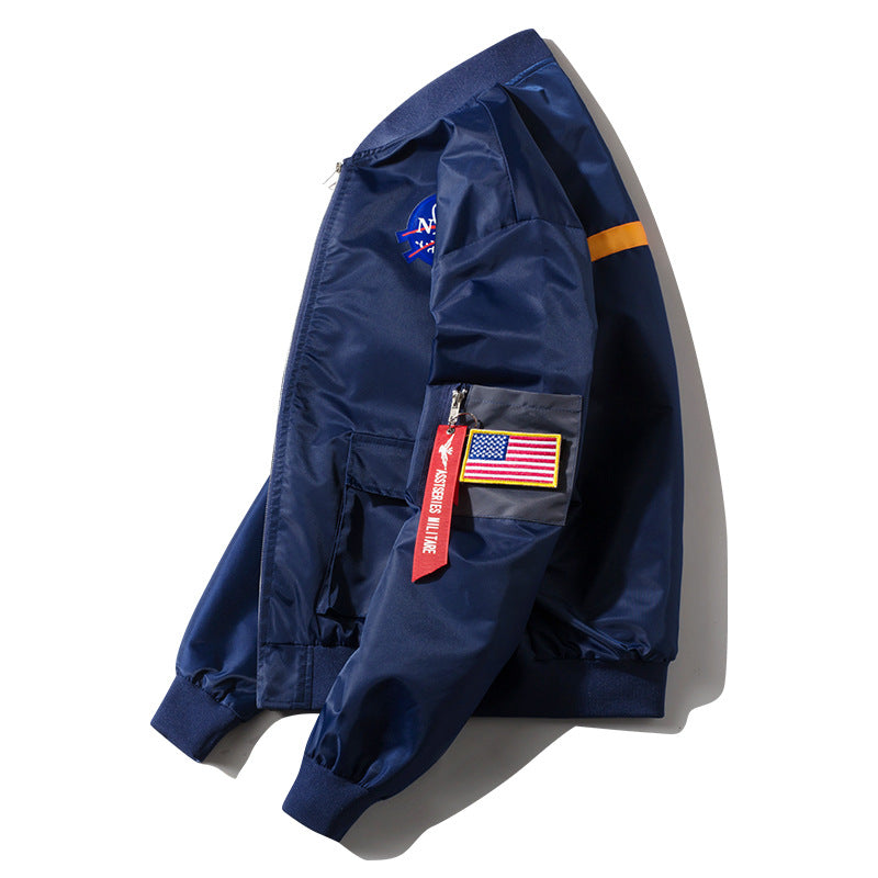 Herren  flugzeuginspirierten leichten Nylon Bomberjacke mit horizontalem Missionsstreifen und gerippten Besätzen Drune