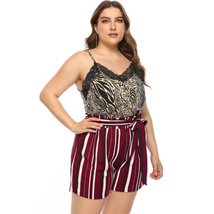 Damen elegant geschnittene gestreifte Shorts mit dekorativem Bindegürtel Drune