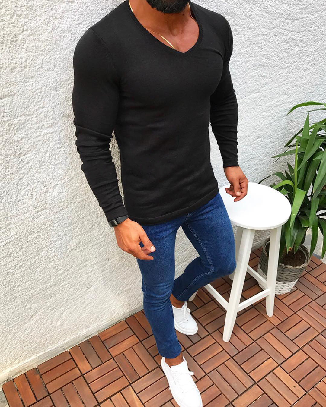 Herren figurbetontes Longsleeve aus Baumwolle mit V-Ausschnitt Drune