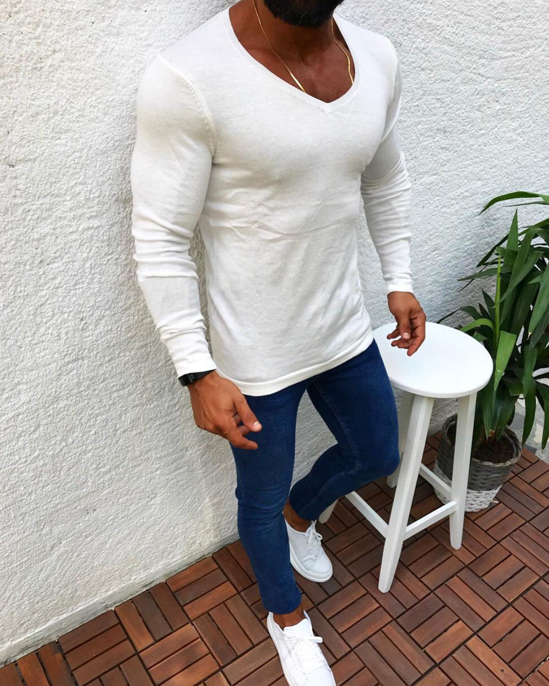 Herren figurbetontes Longsleeve aus Baumwolle mit V-Ausschnitt Drune
