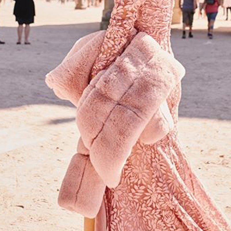 Damen Modische Kunstfelljacke mit voluminösen Puffärmeln und nahe des Halses schließendem Design Drune