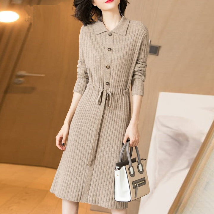 Damen Strickkleid mit modernem Stehkragen und taillierbarem Gürtel Drune
