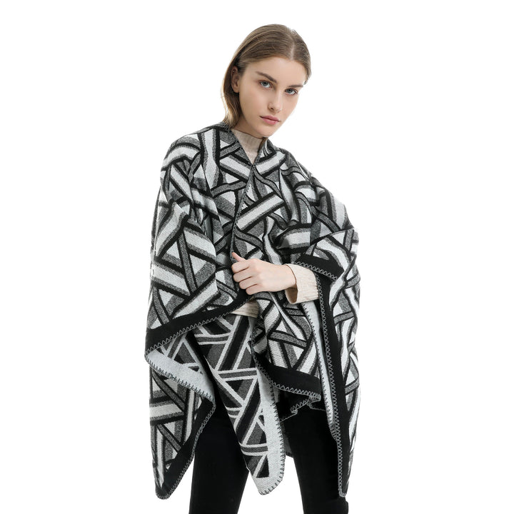 Damen Oversize-Ruana mit geometrischem Jacquard und Ziernaht Drune