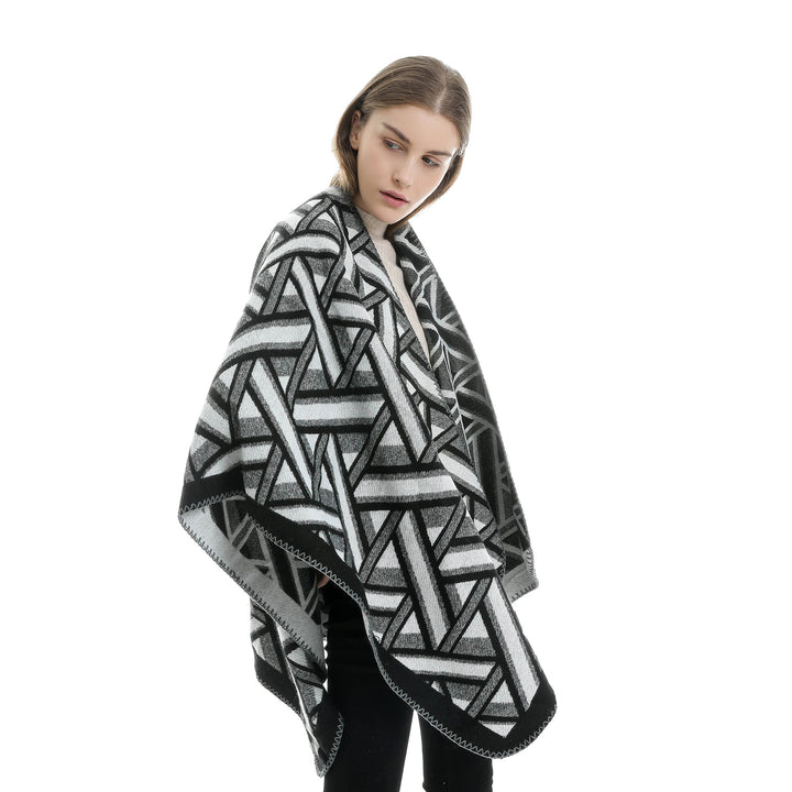 Damen Oversize-Ruana mit geometrischem Jacquard und Ziernaht Drune
