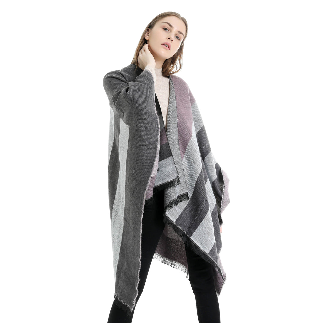Damen Oversize-Wickelruana im Diagonalstreifen mit Fransenrand Drune