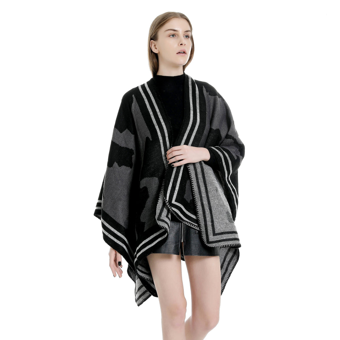 Damen Oversize-Feinstrick-Ruana mit abstraktem Jacquard und kontrastierter Kantenbordüre Drune