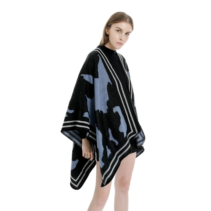 Damen Oversize-Feinstrick-Ruana mit abstraktem Jacquard und kontrastierter Kantenbordüre Drune