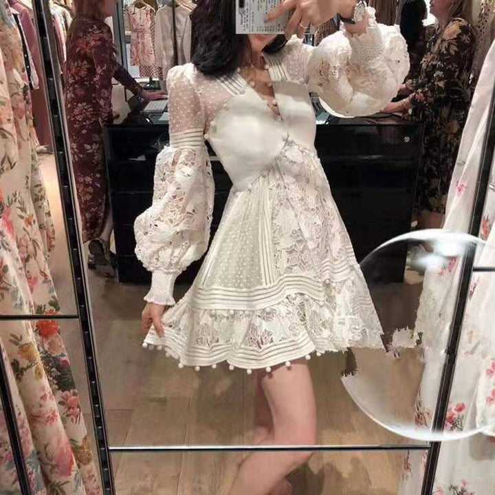 Damen verspieltes Blumenkleid mit Rüschendetails und transparenten Puffärmeln Drune