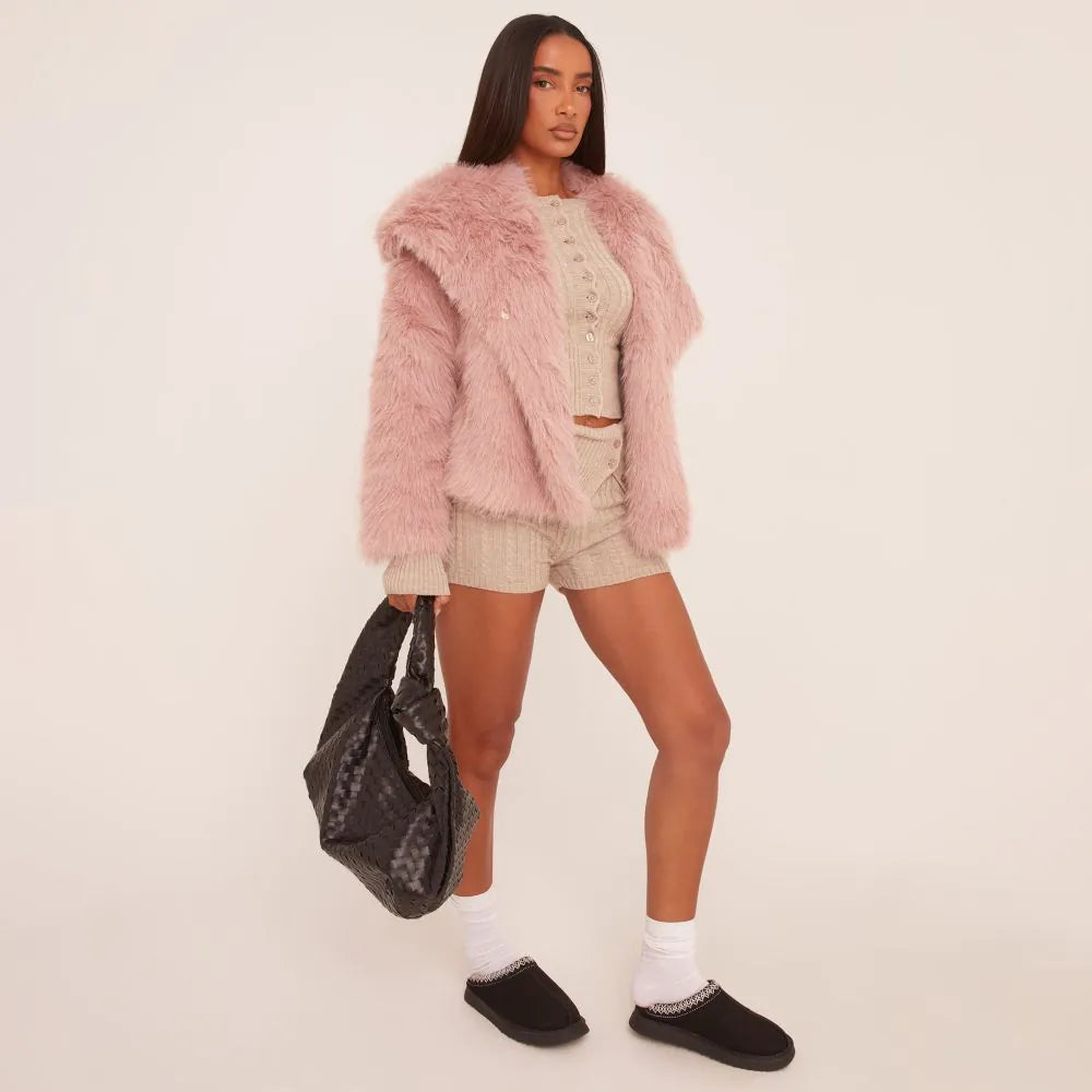 Drune | Oversized kurz geschnittene Jacke aus pinkem Kunstfell