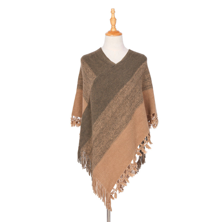 Damen Strick‑Ruana‑Poncho mit V‑Ausschnitt, asymmetrischem Zipfel und gehäkelten Fransen Drune