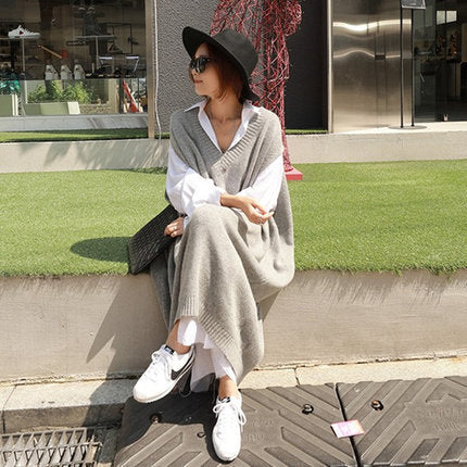 Damen Oversize Strick-Maxikleid im Weste-Look mit tiefem V-Ausschnitt und seitlichen Schlitzen Drune