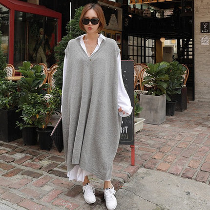 Damen Oversize Strick-Maxikleid im Weste-Look mit tiefem V-Ausschnitt und seitlichen Schlitzen Drune