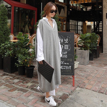 Damen Oversize Strick-Maxikleid im Weste-Look mit tiefem V-Ausschnitt und seitlichen Schlitzen Drune