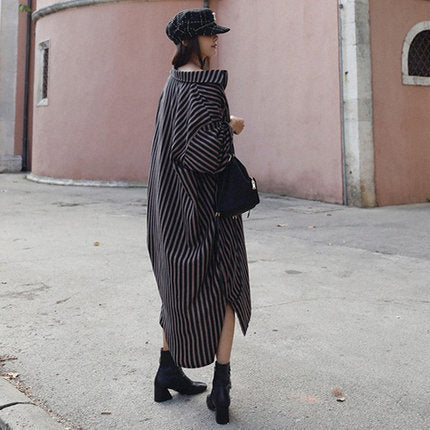 Damen Oversize-Hemdkleid mit vertikalen Streifen, V-Ausschnitt und Ballonärmeln Drune