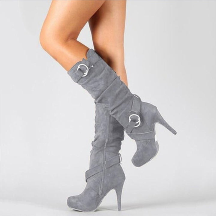 Damen  kniehohe Stiefel mit schmalem Stilettoabsatz, Plateau und dekorativen Metallringen Drune