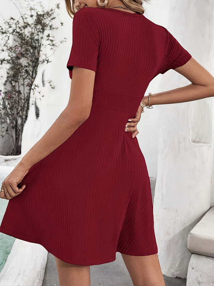 Drune | Sommerkleid für Damen mit V-Ausschnitt Elegant Tailliert Kurzärmelig
