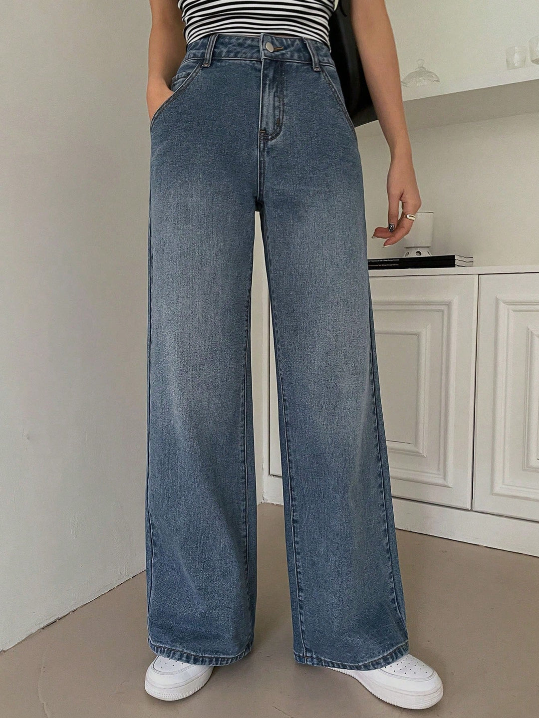 Drune | Figurfreundliche High-Waist Weite Jeans