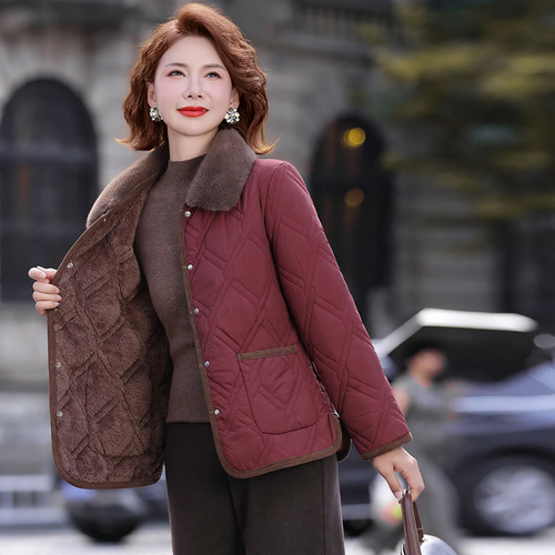 Damen-Winterjacke mit Webpelzkragen und Fütterung