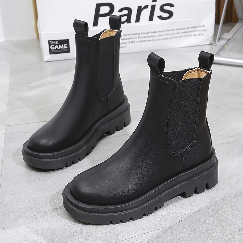 Drune | Damen Chelsea Boots mit Elastischen Seiten und Zugschlaufen