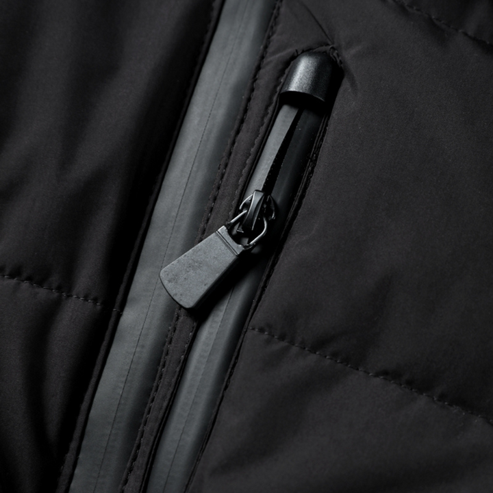 Drune | Schwarze Wasserdichte Gesteppte Jacke mit Hohem Kragen und Gürtel