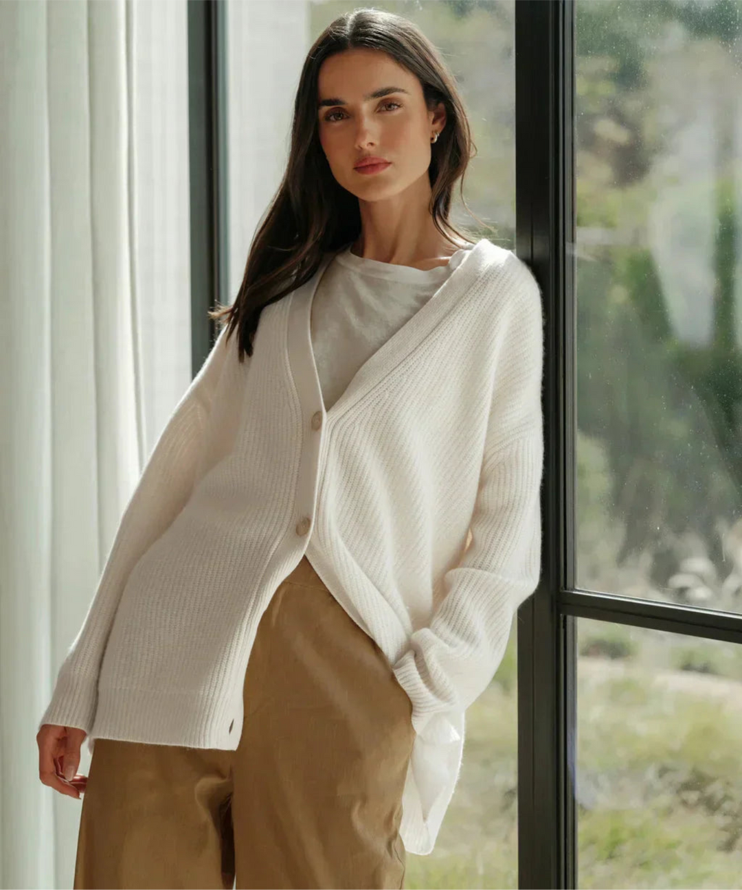 Drune | V-Ausschnitt-Cardigan für Frauen