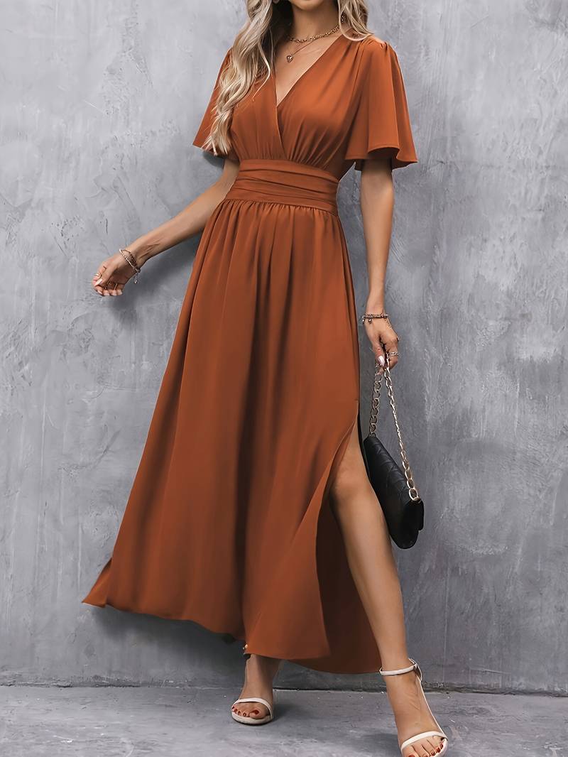 Drune – kleid mit rüschenkragen und plissierter taille