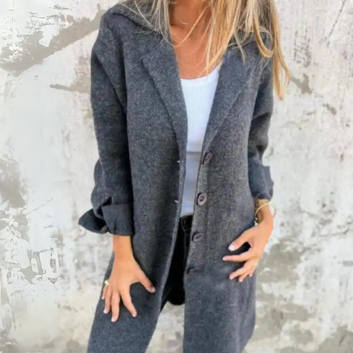 Drune | Bequem langer Mantel für Damen mit eleganten Knöpfen