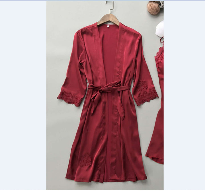 Damen Satin Hausmantel mit feinen Spitzenakzenten und verstellbarem Gürtel Drune