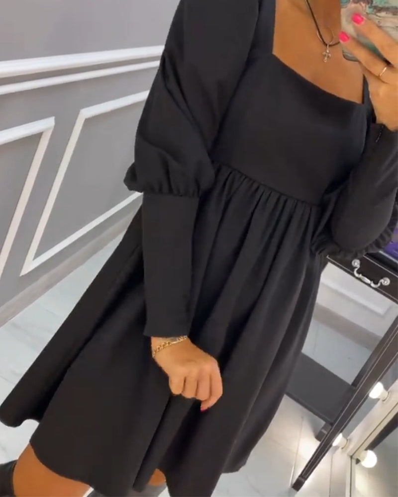Drune | Kleid mit Quadratischem Ausschnitt in A-Linie