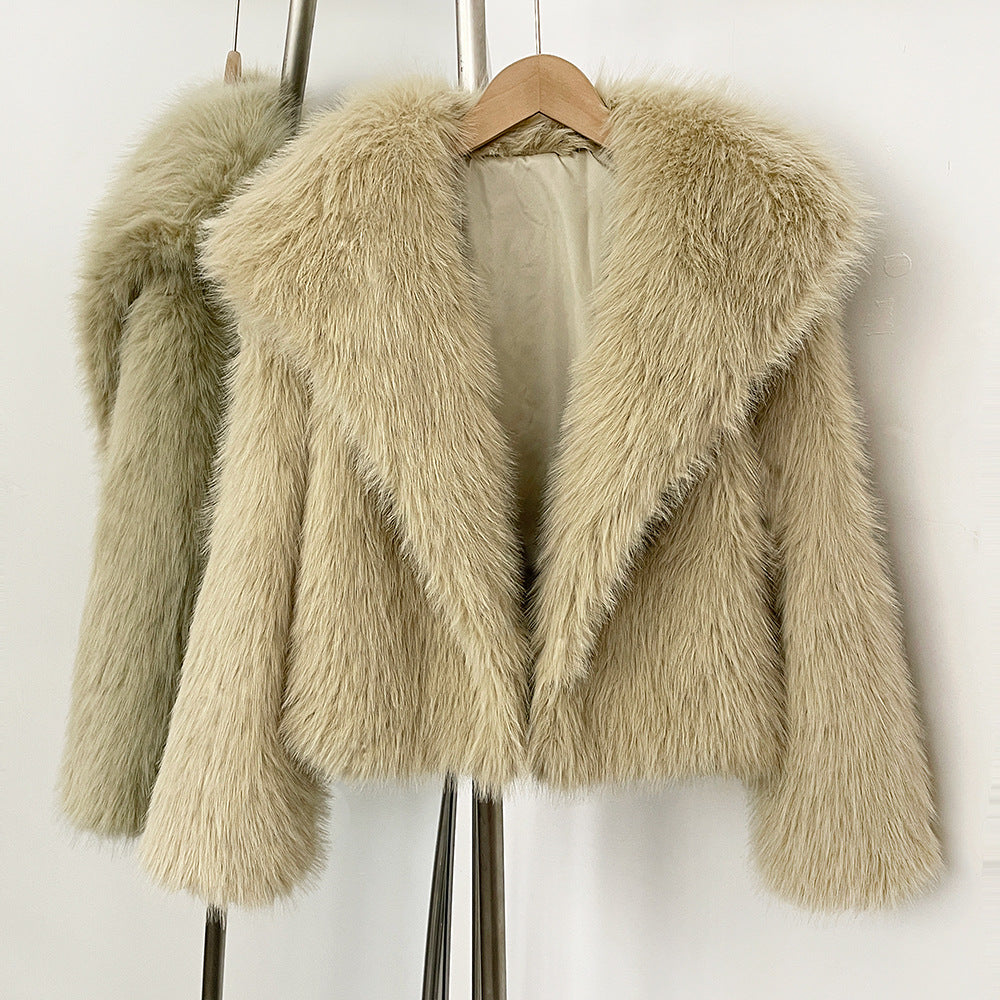 Elegante Kunstpelzjacke mit großem Revers