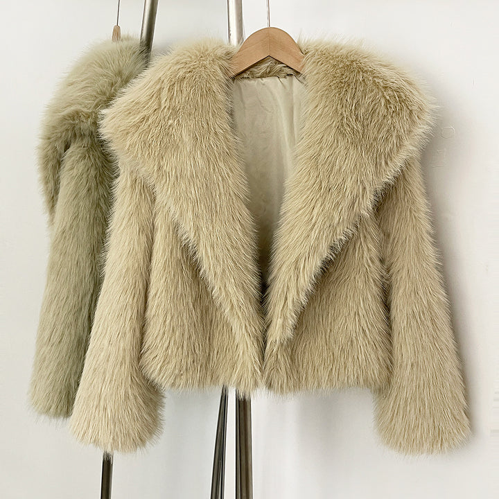 Elegante Kunstpelzjacke mit großem Revers